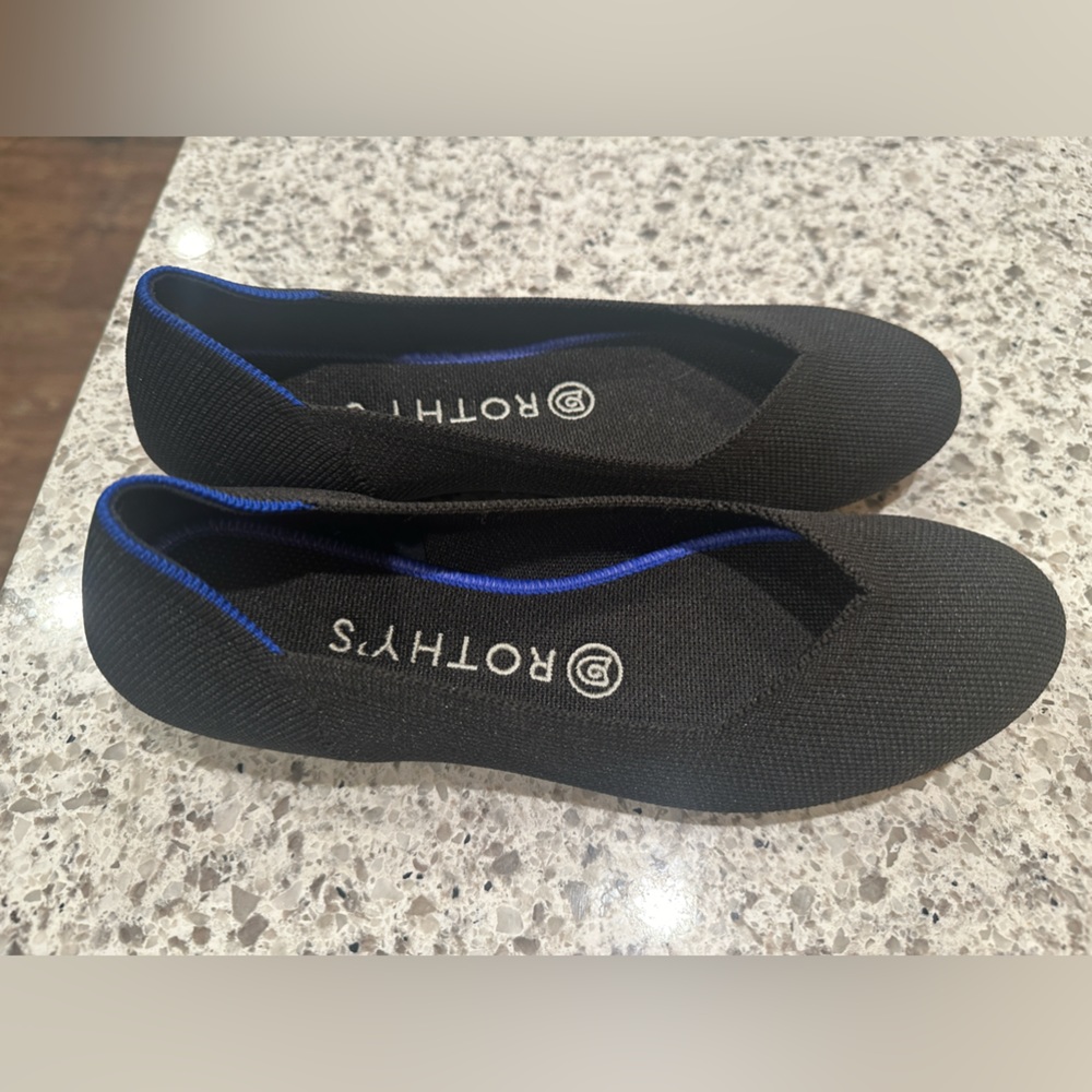 Rothys flats size 7 BLACK